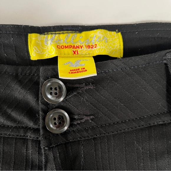 Hollister Shorts, Black Cotton, EUC, XL - Picture 5 of 12